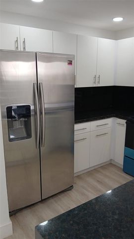 9682 Fontainebleau Blvd 312, Miami, FL 33172