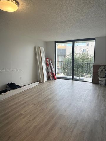 9682 Fontainebleau Blvd 312, Miami, FL 33172