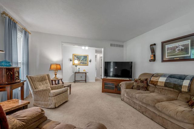 3336 Carriage Lane, Lexington, KY 40517