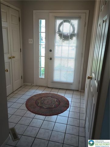 1590 Pinewind, Lower Macungie Twp, PA 18011