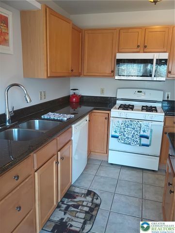 1590 Pinewind, Lower Macungie Twp, PA 18011