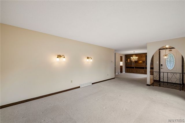 500 Elma Meadow Lane, Elma, NY 14059