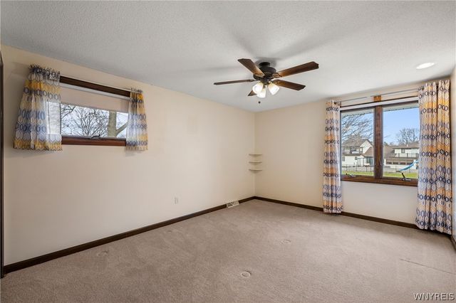 500 Elma Meadow Lane, Elma, NY 14059