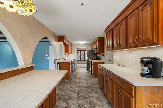 500 Elma Meadow Lane, Elma, NY 14059