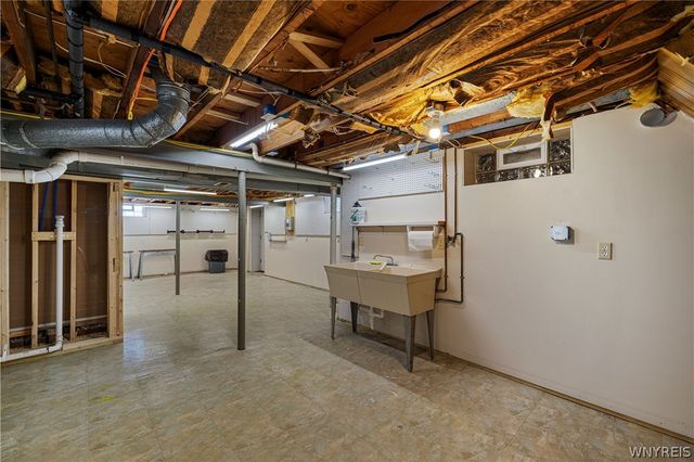 500 Elma Meadow Lane, Elma, NY 14059