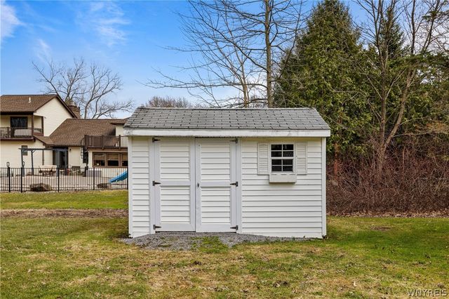 500 Elma Meadow Lane, Elma, NY 14059