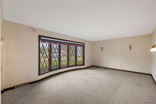 500 Elma Meadow Lane, Elma, NY 14059