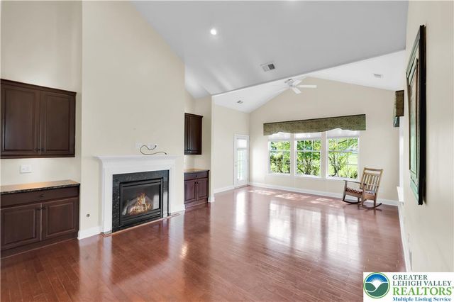 2088 Kingsview Road, Lower Macungie Twp, PA 18062