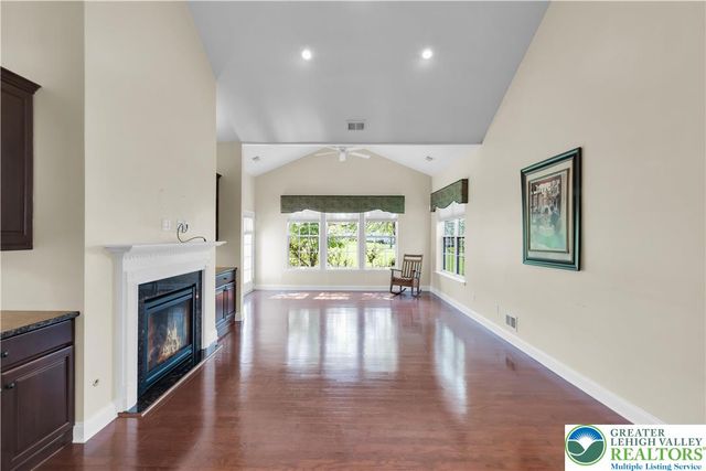 2088 Kingsview Road, Lower Macungie Twp, PA 18062