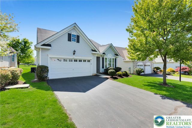 2088 Kingsview Road, Lower Macungie Twp, PA 18062