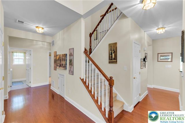 2088 Kingsview Road, Lower Macungie Twp, PA 18062