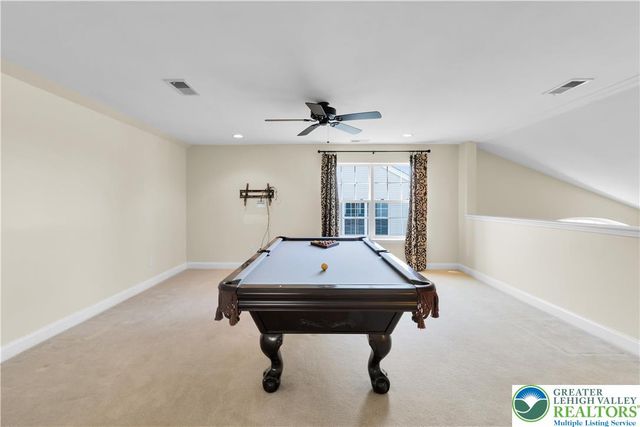 2088 Kingsview Road, Lower Macungie Twp, PA 18062