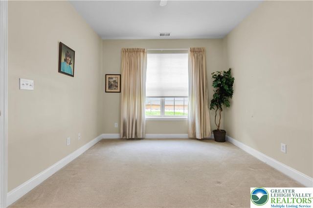 2088 Kingsview Road, Lower Macungie Twp, PA 18062