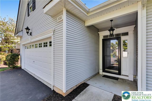 2088 Kingsview Road, Lower Macungie Twp, PA 18062