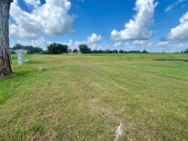 1579 Quarter Horse Trail, Angleton, TX 77515