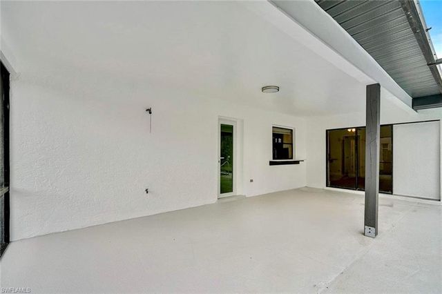 2214 SE 13th ST, Cape Coral, FL 33990