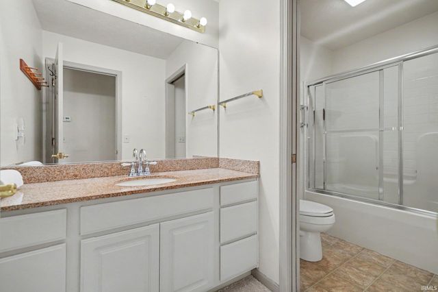 6433 Armstrong Drive, South Bend, IN 46614