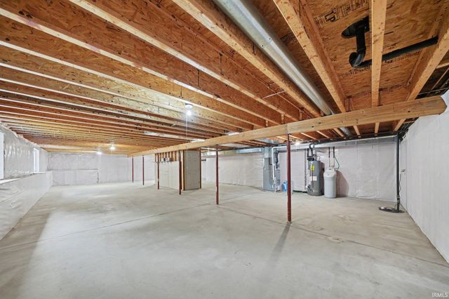 6433 Armstrong Drive, South Bend, IN 46614