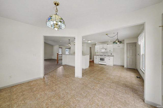 6433 Armstrong Drive, South Bend, IN 46614