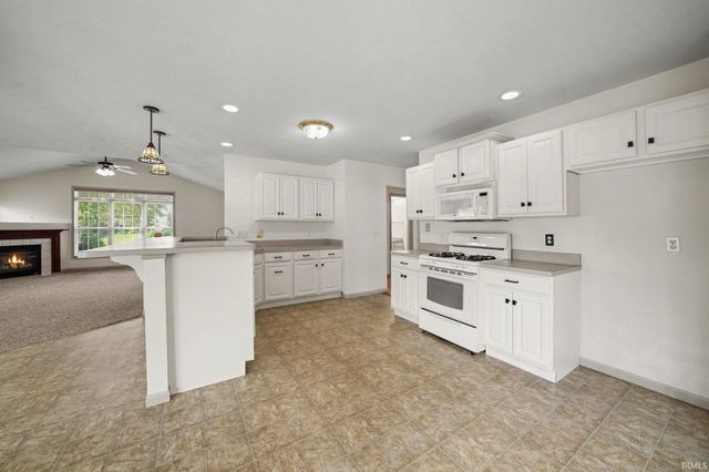 6433 Armstrong Drive, South Bend, IN 46614