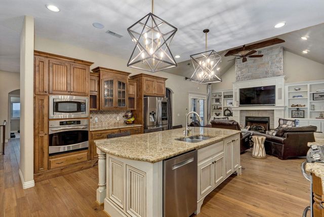 2915 E Chinkapin Lane, Springfield, MO 65804