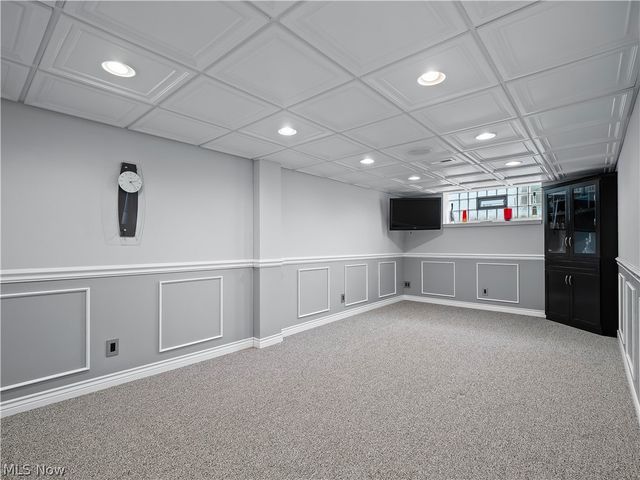 1044 Joy Oval, Seven Hills, OH 44131