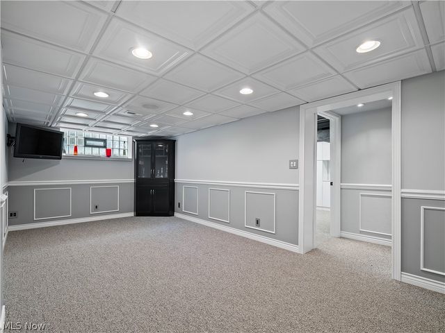 1044 Joy Oval, Seven Hills, OH 44131