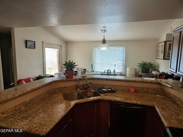949 DANNY SANCHEZ Place, Anthony, TX 79821