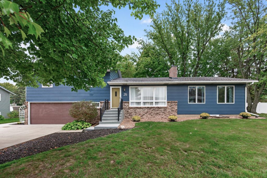 28 Sterling Street N, Maplewood, MN 55119 — photo 3