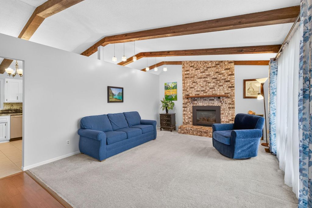 28 Sterling Street N, Maplewood, MN 55119 — photo 4