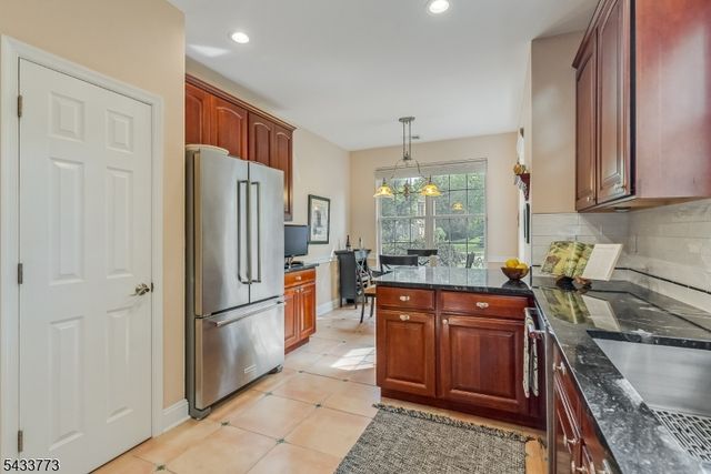 1 Ebersohl Cir, Readington Twp., NJ 08889