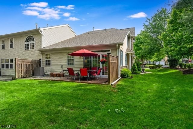 1 Ebersohl Cir, Readington Twp., NJ 08889