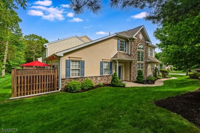 1 Ebersohl Cir, Readington Twp., NJ 08889