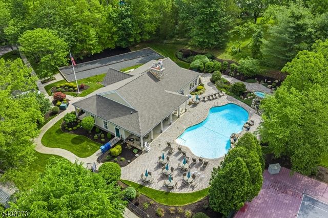 1 Ebersohl Cir, Readington Twp., NJ 08889