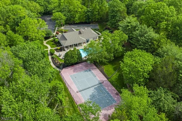 1 Ebersohl Cir, Readington Twp., NJ 08889