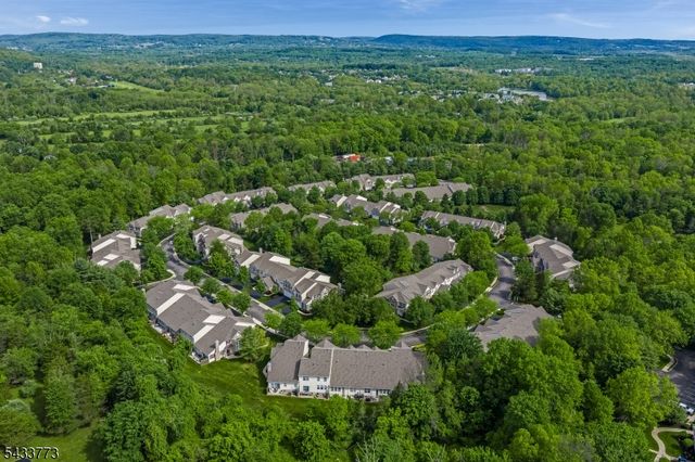 1 Ebersohl Cir, Readington Twp., NJ 08889
