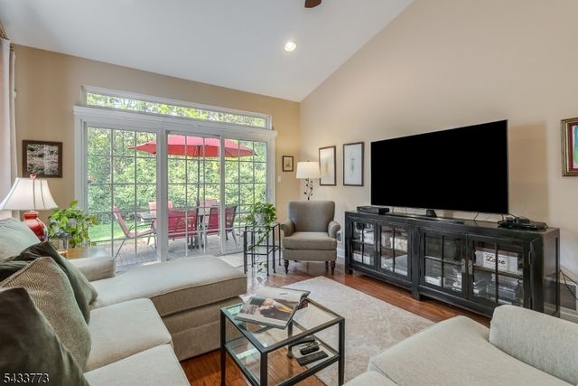1 Ebersohl Cir, Readington Twp., NJ 08889