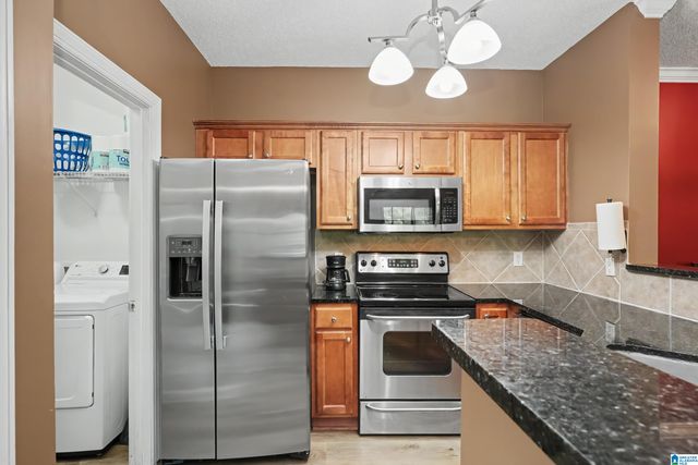 303 Sterling Oaks Dr Unit 303, Hoover, AL 35244