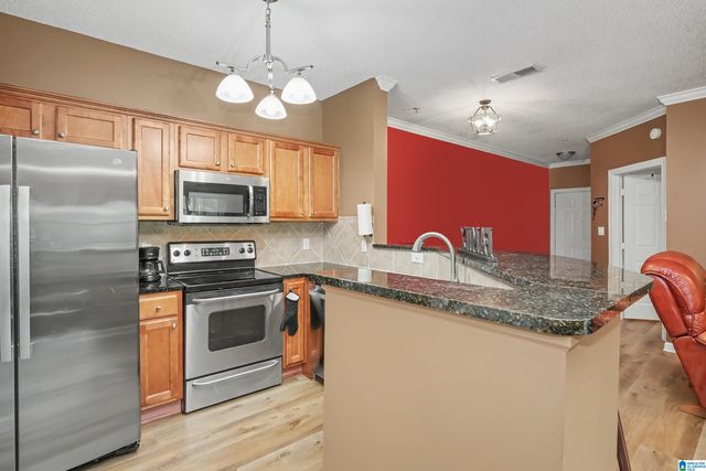 303 Sterling Oaks Dr Unit 303, Hoover, AL 35244