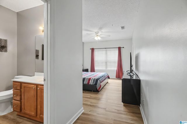 303 Sterling Oaks Dr Unit 303, Hoover, AL 35244