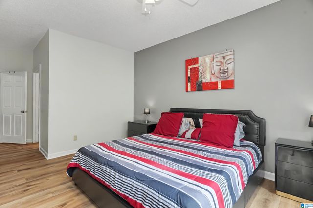 303 Sterling Oaks Dr Unit 303, Hoover, AL 35244