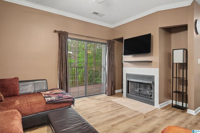 303 Sterling Oaks Dr Unit 303, Hoover, AL 35244