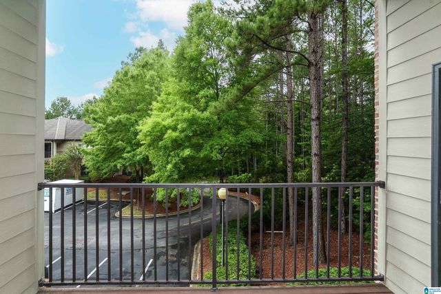 303 Sterling Oaks Dr Unit 303, Hoover, AL 35244