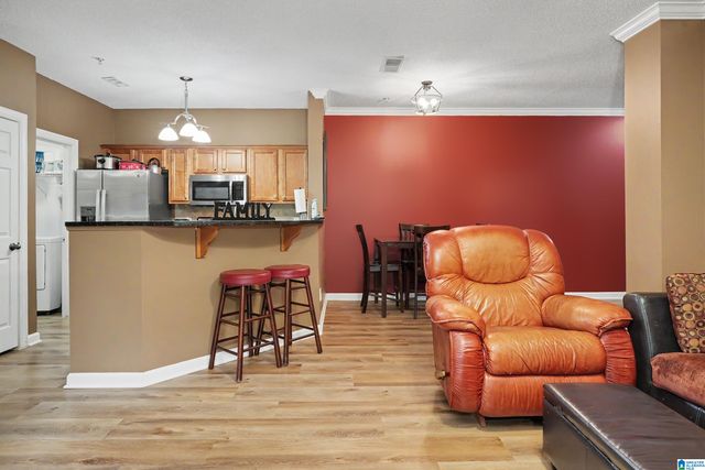 303 Sterling Oaks Dr Unit 303, Hoover, AL 35244