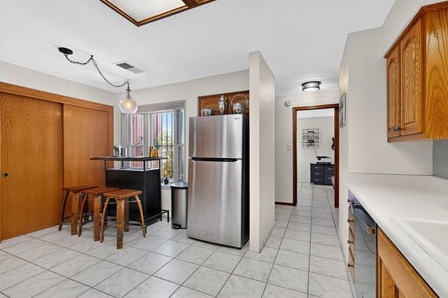 10433 Camino Del Oso NE, Albuquerque, NM 87111