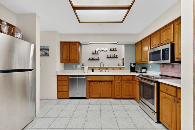 10433 Camino Del Oso NE, Albuquerque, NM 87111