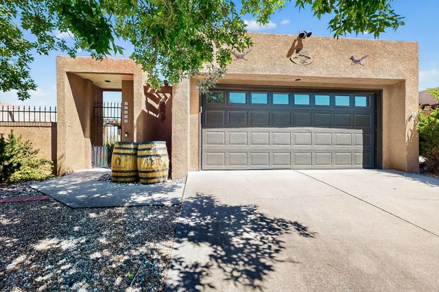 10433 Camino Del Oso NE, Albuquerque, NM 87111