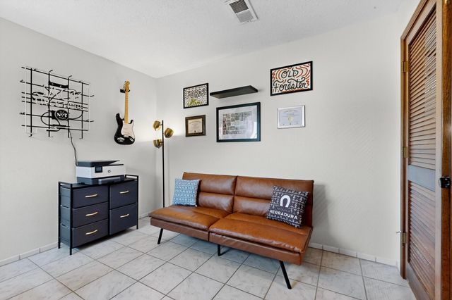 10433 Camino Del Oso NE, Albuquerque, NM 87111