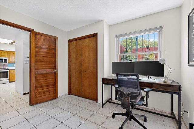 10433 Camino Del Oso NE, Albuquerque, NM 87111