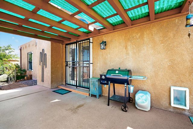10433 Camino Del Oso NE, Albuquerque, NM 87111